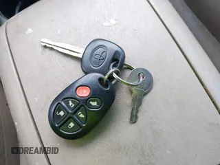 2004 Toyota Sienna XLE z VIN 5TDZA22CX4S087061, wystawiony jako IAAI lot #42021143 z przebiegiem 296 536 mil mil oraz . Historia ofert i sprzedaży dostępna na DreamBid. Obrazek 11.