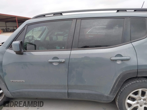 2018 Jeep Renegade Latitude with VIN ZACCJABB9JPH85547, listed as a IAAI auction lot 41511374 with 79,837 mi miles. Bid and sale history available at carsss.com. Image 15.