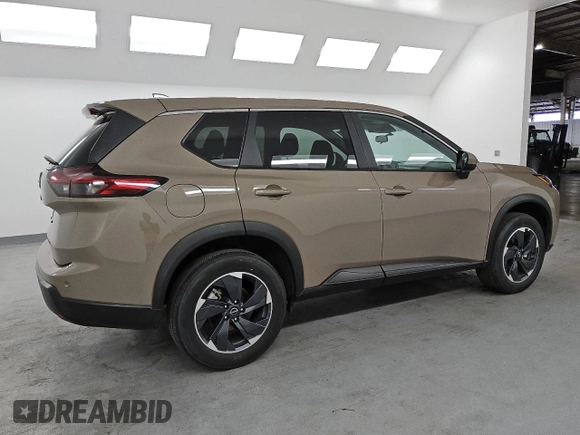 2025 Nissan Rogue SV with VIN 5N1BT3BA6SC775620, listed as a Copart auction lot 53378745 with 4,495 mi miles and Clean Title. Bid and sale history available at DreamBid. Image 3.