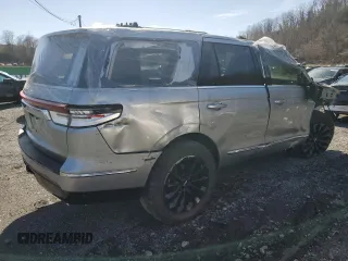 2024 Lincoln Navigator Reserve z VIN 5LMJJ2LG8REL00917, wystawiony jako Copart lot #58932065 z przebiegiem 4659 mil mil oraz Szkody całkowita. Historia ofert i sprzedaży dostępna na DreamBid. Obrazek 3.