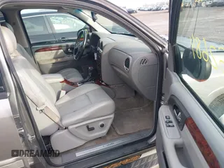 2005 GMC Envoy SLT with VIN 1GKDT13S752276414, listed as a IAAI auction lot 41052684 with 200,919 mi miles. Bid and sale history available at carsss.com. Image 5.
