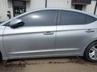 2020 Hyundai Elantra SEL z VIN 5NPD84LF9LH551715, wystawiony jako IAAI lot #41705596 z przebiegiem 120 878 mil mil oraz . Historia ofert i sprzedaży dostępna na DreamBid. Obrazek 14.