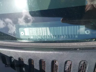 2005 Chevrolet Tahoe Z71 z VIN 1GNEC13T95R192599, wystawiony jako IAAI lot #41955397 z przebiegiem 179 292 mil mil oraz . Historia ofert i sprzedaży dostępna na DreamBid. Obrazek 9.