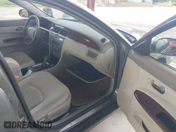 2008 Buick LaCrosse CX z VIN 2G4WC582681203653, wystawiony jako IAAI lot #42398169 z przebiegiem 73 412 mil mil oraz . Historia ofert i sprzedaży dostępna na DreamBid. Obrazek 5.