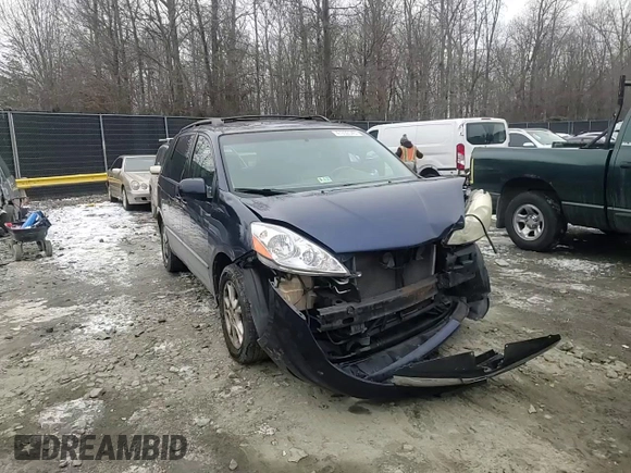2006 Toyota Sienna XLE with VIN 5TDBA22C16S066068, listed as a Copart auction lot 41992545 with 251,076 mi miles and Salvage Title. Bid and sale history available at carsss.com. Image 11.