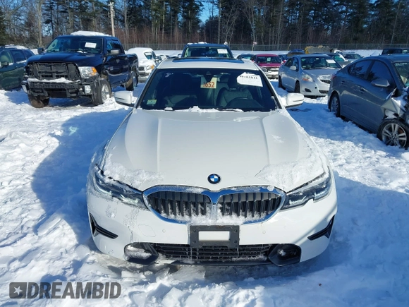 2021 BMW 3 Series 330i xDrive z VIN 3MW5R7J06M8C14597, wystawiony jako IAAI lot #41581041 z przebiegiem 8 776 mil mil oraz . Historia ofert i sprzedaży dostępna na DreamBid. Obrazek 12.