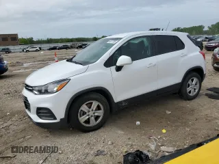 2020 Chevrolet Trax LS z VIN 3GNCJKSB2LL119140, wystawiony jako Copart lot #54977365 z przebiegiem 60 697 mil mil oraz Szkoda całkowita • Salvage title. Historia ofert i sprzedaży dostępna na DreamBid. Obrazek 1.