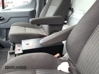 2016 Ford Transit с VIN 1FTYR1YM1GKB55547, выставлен на аукционе IAAI как лот 42515973 с пробегом 123 629 миль миль и . История ставок и продаж доступна на DreamBid. Изображение 18.