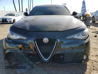 2017 Alfa Romeo Giulia with VIN ZARFAEBNXH7550876, listed as a Copart auction lot 46341535 with 0 mi miles and Salvage Title. Bid and sale history available at carsss.com. Image 5.