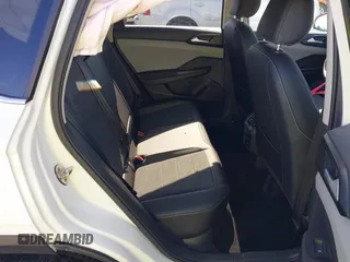 2022 Volkswagen Taos SE z VIN 3VVRX7B2XNM076678, wystawiony jako IAAI lot #42323230 z przebiegiem 23 619 mil mil oraz . Historia ofert i sprzedaży dostępna na DreamBid. Obrazek 8.