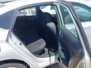 2015 Nissan Sentra SL z VIN 3N1AB7AP7FY325233, wystawiony jako IAAI lot #42431938 z przebiegiem 137 768 mil mil oraz . Historia ofert i sprzedaży dostępna na DreamBid. Obrazek 8.