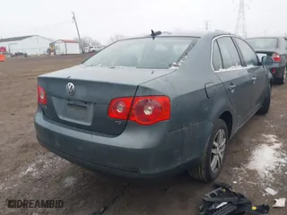 2006 Volkswagen Jetta Sedan 1.9L TDI with VIN 3VWST71K36M625648, listed as a IAAI auction lot 41561924 with 210,876 mi miles. Bid and sale history available at carsss.com. Image 4.