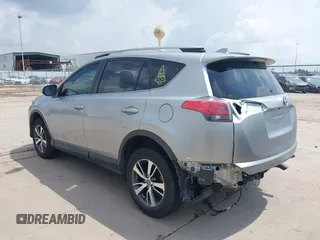 2018 Toyota RAV4 XLE z VIN JTMWFREV5JJ202927, wystawiony jako IAAI lot #42111306 z przebiegiem 118 385 mil mil oraz . Historia ofert i sprzedaży dostępna na DreamBid. Obrazek 3.