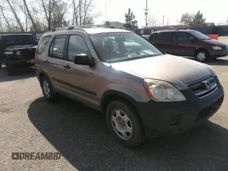 2005 Honda CR-V LX with VIN SHSRD78525U333497, listed as a IAAI auction lot 42004518 with 210,914 mi miles. Bid and sale history available at carsss.com. Image 1.
