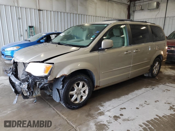 2008 Chrysler Town & Country Touring with VIN 2A8HR54P58R815950, listed as a Copart auction lot 55951155 with 211,046 mi miles and Non Repairable. Bid and sale history available at DreamBid. Image 1.