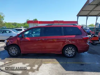2020 Toyota Sienna XLE Auto Access Seat with VIN 5TDYZ3DCXLS031692, listed as a IAAI auction lot 42138270 with 71,971 mi miles and . Bid and sale history available at DreamBid. Image 15.