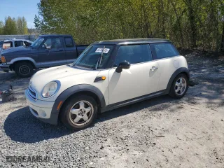 2007 MINI Cooper Hardtop with VIN WMWMF33507TU60113, listed as a Copart auction lot 53754505 with 153,806 mi miles and Clean Title. Bid and sale history available at carsss.com. Image 1.