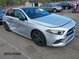 2020 Mercedes-Benz A 220 z VIN W1K3G4FB8LJ234030, wystawiony jako IAAI lot #42146663 z przebiegiem 68 040 mil mil oraz . Historia ofert i sprzedaży dostępna na DreamBid. Obrazek 1.
