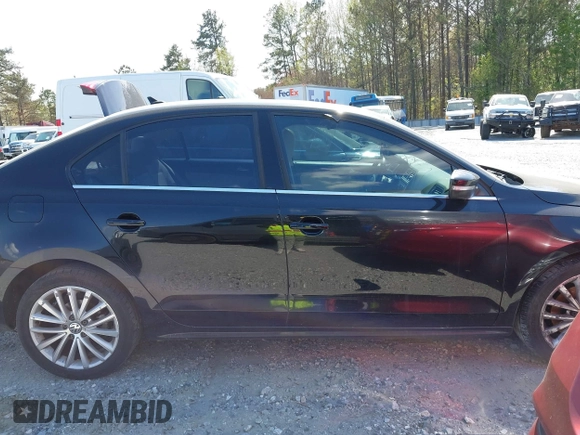 2016 Volkswagen Jetta Sedan 1.8T SEL with VIN 3VWL07AJ5GM263893, listed as a IAAI auction lot 41715603 with 188,778 mi miles. Bid and sale history available at carsss.com. Image 13.