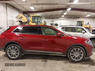 2016 Lincoln MKX Reserve z VIN 2LMTJ8LR5GBL76270, wystawiony jako IAAI lot #41489666 z przebiegiem 113 465 mil mil oraz . Historia ofert i sprzedaży dostępna na DreamBid. Obrazek 13.