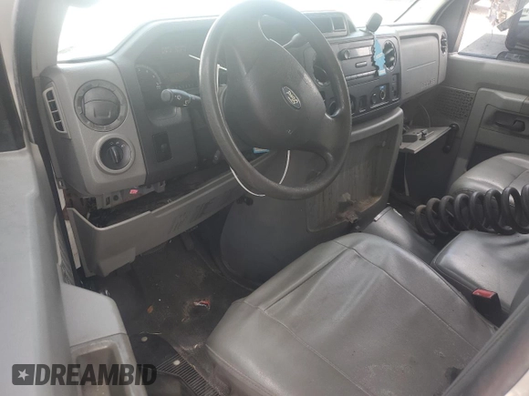 2009 Ford Econoline Cargo z VIN 1FDXE45S89DA10861, wystawiony jako Copart lot #50713435 z przebiegiem 209 070 mil mil oraz Szkoda całkowita • Salvage title. Historia ofert i sprzedaży dostępna na DreamBid. Obrazek 8.