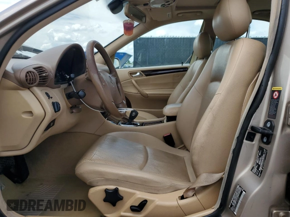 2002 Mercedes-Benz C 230/260/280/320 с VIN WDBRF61J32F155270, выставлен на аукционе Copart как лот 58742125 с пробегом 148 035 миль миль и Списание • Salvage title. История ставок и продаж доступна на DreamBid. Изображение 7.