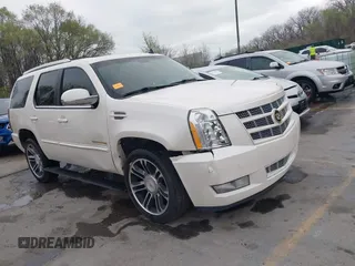 2012 Cadillac Escalade Premium z VIN 1GYS4CEF7CR283261, wystawiony jako IAAI lot #41902992 z przebiegiem 211 232 mil mil oraz . Historia ofert i sprzedaży dostępna na DreamBid. Obrazek 1.
