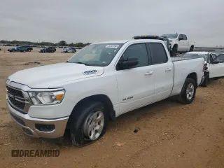 2022 Ram 1500 Big Horn z VIN 1C6RREBG7NN273085, wystawiony jako Copart lot #45925725 z przebiegiem 55 135 mil mil oraz Czysty tytuł • Clean title. Historia ofert i sprzedaży dostępna na DreamBid. Obrazek 1.