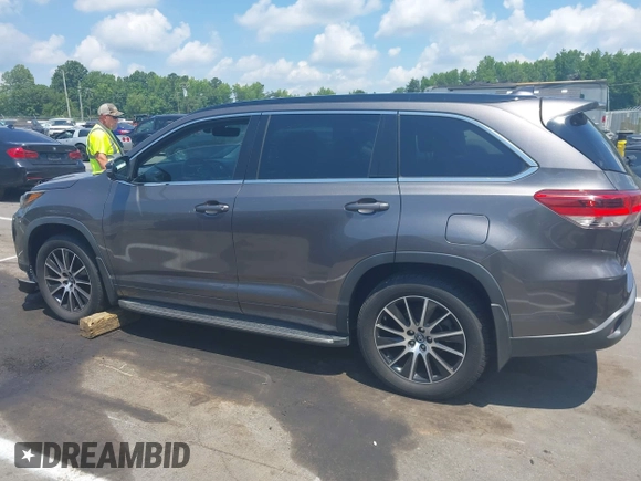 2017 Toyota Highlander XLE with VIN 5TDKZRFHXHS200344, listed as a IAAI auction lot 42616051 with 161,439 mi miles and . Bid and sale history available at DreamBid. Image 14.