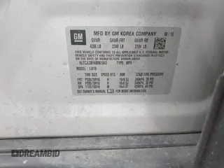 2019 Chevrolet Trax LT z VIN KL7CJLSB1KB961043, wystawiony jako IAAI lot #42227797 z przebiegiem 110 595 mil mil oraz . Historia ofert i sprzedaży dostępna na DreamBid. Obrazek 9.
