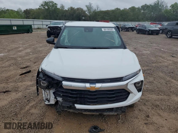2024 Chevrolet TrailBlazer LS with VIN KL79MNSL8RB091954, listed as a Copart auction lot 89108565 with 51,221 mi miles and Salvage Title. Bid and sale history available at DreamBid. Image 5.