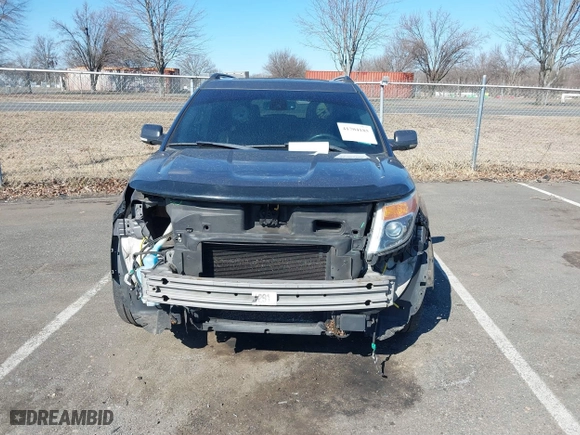 2013 Ford Explorer Limited with VIN 1FM5K8F81DGA23954, listed as a IAAI auction lot 41704185 with 185,936 mi miles. Bid and sale history available at carsss.com. Image 12.