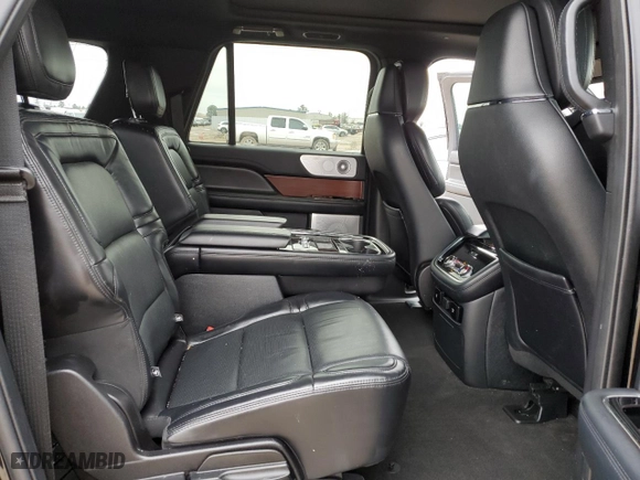 2020 Lincoln Navigator L Reserve with VIN 5LMJJ3KT3LEL21850, listed as a Copart auction lot 45504145 with NaN miles and Salvage Title. Bid and sale history available at carsss.com. Image 11.