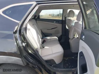 2017 Hyundai Tucson SE Plus with VIN KM8J33A41HU327540, listed as a IAAI auction lot 41820850 with 129,227 mi miles. Bid and sale history available at carsss.com. Image 8.