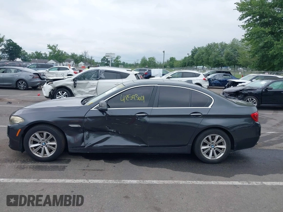 2014 BMW 5 Series 528i xDrive z VIN WBA5A7C5XED612819, wystawiony jako IAAI lot #42593601 z przebiegiem 174 821 mil mil oraz . Historia ofert i sprzedaży dostępna na DreamBid. Obrazek 14.