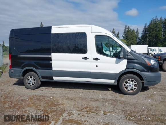 2015 Ford Transit Cargo z VIN 1FTYR2CMXFKB28360, wystawiony jako IAAI lot #42312402 z przebiegiem 126 228 mil mil oraz . Historia ofert i sprzedaży dostępna na DreamBid. Obrazek 13.