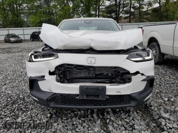 2024 Honda HR-V LX with VIN 3CZRZ2H35RM708076, listed as a Copart auction lot 57282545 with 8,279 mi miles and Salvage title. Bid and sale history available at DreamBid. Image 5.