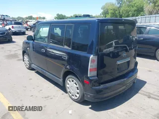 2006 Scion xB z VIN JTLKT324164064751, wystawiony jako IAAI lot #42450248 z przebiegiem 131 649 mil mil oraz . Historia ofert i sprzedaży dostępna na DreamBid. Obrazek 3.