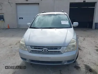 2008 Kia Sedona with VIN KNDMB133086255036, listed as a IAAI auction lot 41923884 with 269,470 mi miles. Bid and sale history available at carsss.com. Image 12.