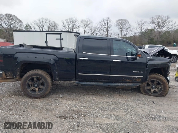 2018 GMC Sierra 2500HD SLT with VIN 1GT12TEY9JF279932, listed as a IAAI auction lot 41583208 with 70,465 mi miles. Bid and sale history available at carsss.com. Image 13.