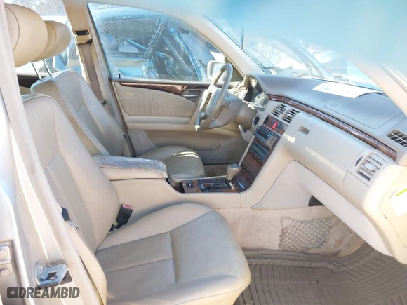 1999 Mercedes-Benz E-Class with VIN WDBJF65H3XA764352, listed as a IAAI auction lot 41646943 with 179,419 mi miles. Bid and sale history available at carsss.com. Image 5.