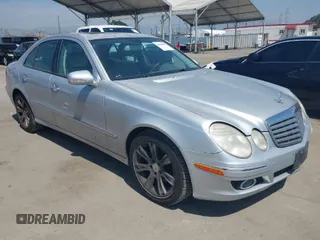 2009 Mercedes-Benz E-Class Luxury 3.5L with VIN WDBUF56X99B439005, listed as a IAAI auction lot 41998193 with 186,204 mi miles. Bid and sale history available at carsss.com. Image 1.