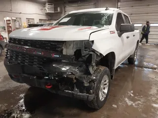 2019 Chevrolet Silverado 1500 Custom Trail Boss with VIN 3GCPYCEF6KG250539, listed as a IAAI auction lot 41592352 with 135,612 mi miles. Bid and sale history available at carsss.com. Image 6.