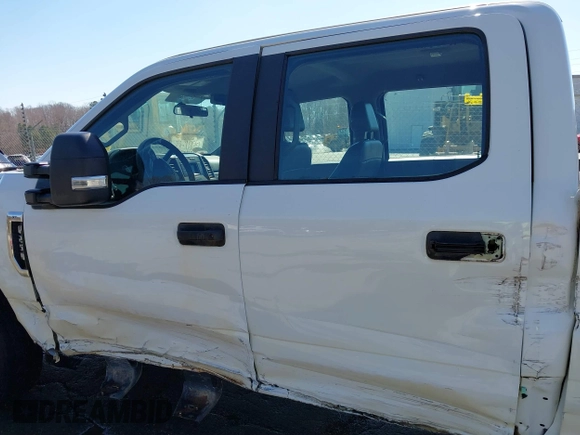 2019 Ford Super Duty F-250 SRW XL with VIN 1FT7W2A65KEF95185, listed as a IAAI auction lot 41615970 with 68,278 mi miles. Bid and sale history available at carsss.com. Image 14.