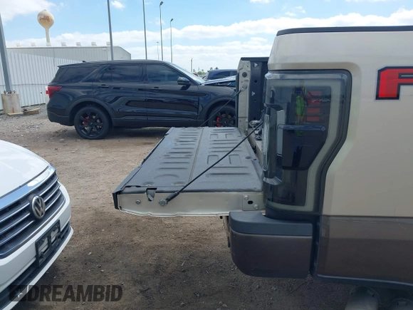 2017 Ford F-250 Lariat with VIN 1FT7W2BT3HEB57651, listed as a IAAI auction lot 41951846 with 168,866 mi miles and . Bid and sale history available at DreamBid. Image 19.