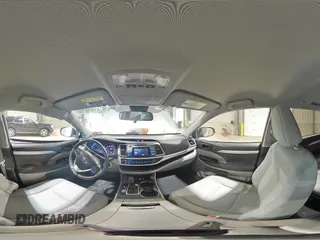 2018 Toyota Highlander LE z VIN 5TDBZRFH5JS889246, wystawiony jako Copart lot #57816195 z przebiegiem 50 747 mil mil oraz Szkoda całkowita • Salvage title. Historia ofert i sprzedaży dostępna na DreamBid. Obrazek 15.