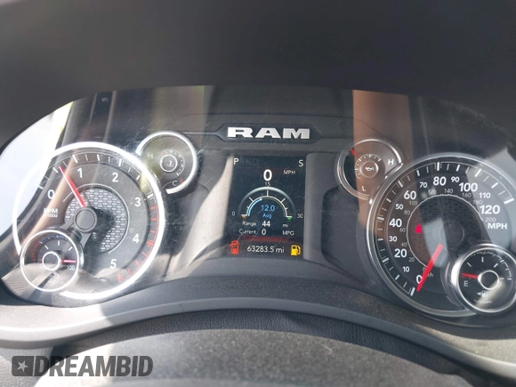 2024 Ram 2500 Big Horn z VIN 3C6UR5DL4RG246011, wystawiony jako IAAI lot #42351899 z przebiegiem 63 283 mil mil oraz . Historia ofert i sprzedaży dostępna na DreamBid. Obrazek 7.