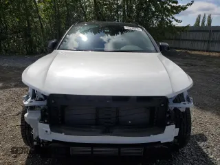 2021 Volvo XC40 R-Design with VIN YV4162UM5M2604744, listed as a Copart auction lot 53574615 with 17,993 mi miles and Salvage Title. Bid and sale history available at carsss.com. Image 5.