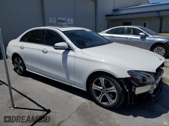 2019 Mercedes-Benz E 300 z VIN WDDZF4JBXKA529715, wystawiony jako Copart lot #56914325 z przebiegiem 71 343 mil mil oraz Szkoda całkowita • Salvage title. Historia ofert i sprzedaży dostępna na DreamBid. Obrazek 4.