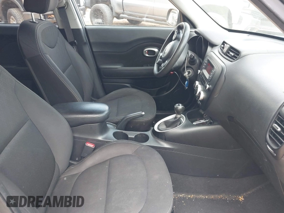 2016 Kia Soul with VIN KNDJN2A28G7294637, listed as a IAAI auction lot 41843806 with 156,179 mi miles. Bid and sale history available at carsss.com. Image 5.